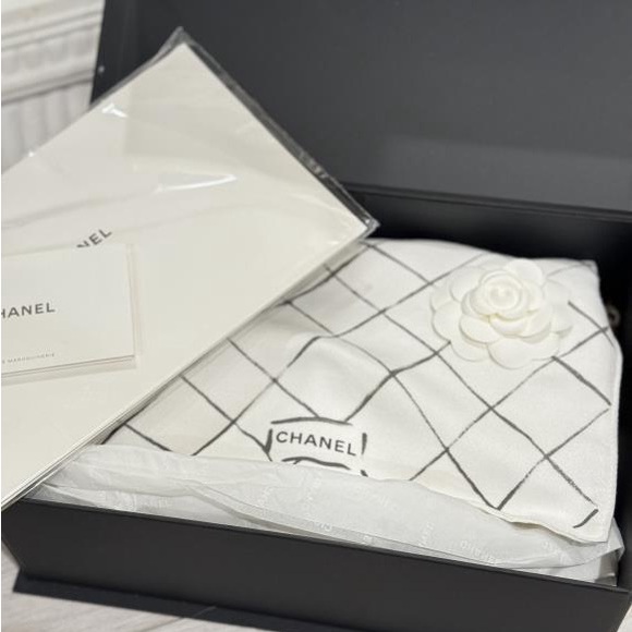 S O L D 💕 Chanel cavial small white - Picture 3 of 13